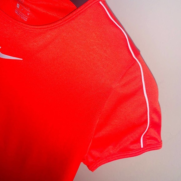 Nike Dri-Fit Shirt in Medium-Free shipping - Picture 3 of 7